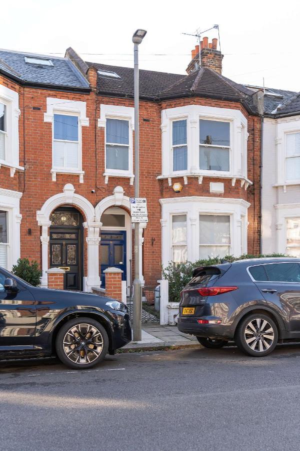Two Bedroom Apartment In Tooting Лондон Екстериор снимка